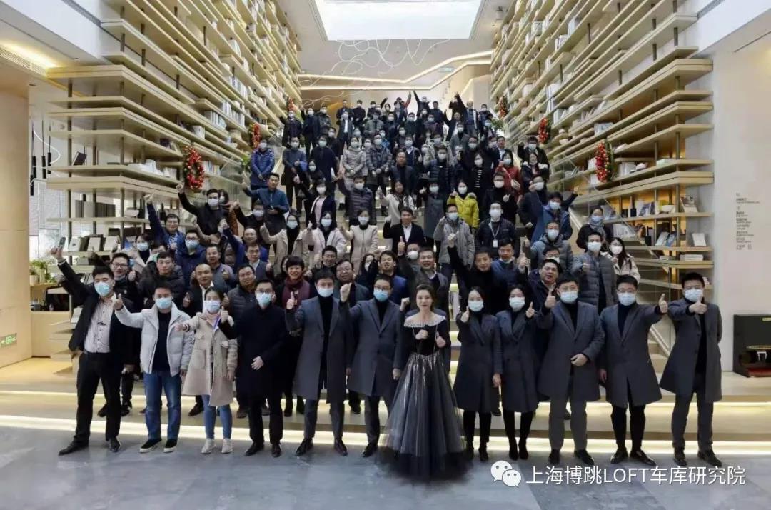 宁夏全国一百多人在华侨城汉口道6号参观研讨LOFT专利车库技术！